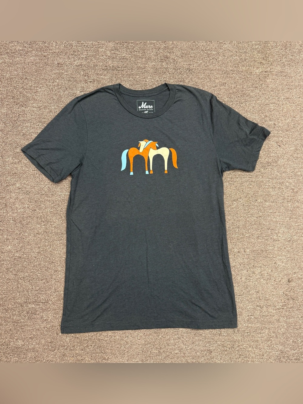 Women’s XL Grey Mare Modern Goods Horse Hug Equestrian Horseback Riding T-Shirt